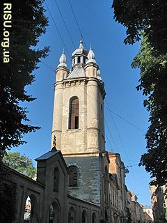 Дзвінниця вірменського собору у Львові