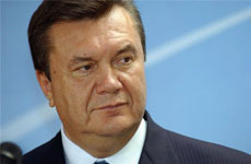 Yanukovych_pruvitannya.jpg