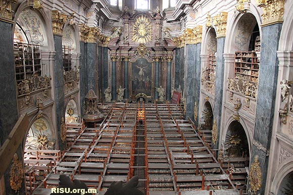 Інтер'єр колишнього єзуїтського костелу у Львові