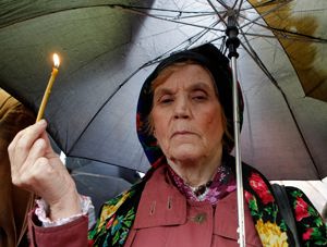 Украина почтила память жертв массовых расстрелов