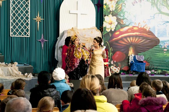  замечательное представление на сцене Одесской народной церкви