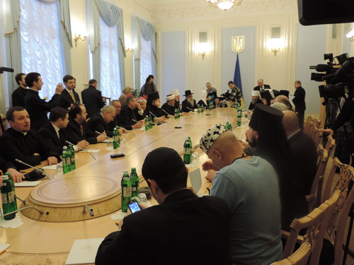 Встреча Александра Турчинова с представителями ВСЦиРО