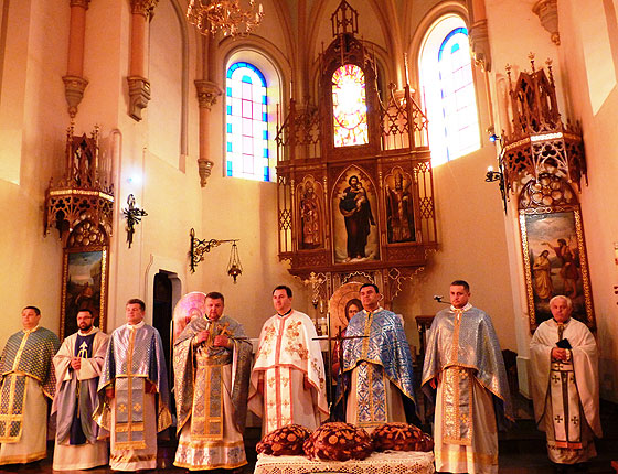 Греко-католицька Літургія у римо-католицькому костелі