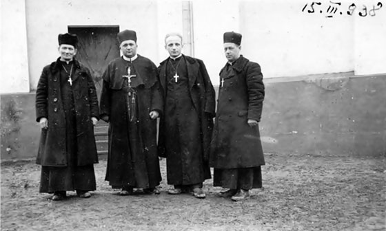 Блаженний Зенон Ковалик (другий зліва) під час місії, 1938 р.
