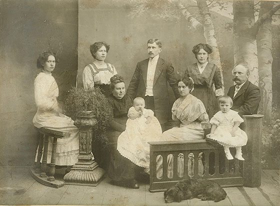 Менонітська родина. Фото з ХІХ ст.