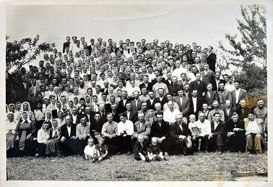 Збір християн ЄХБ з околиць Збаража у 1956 р.