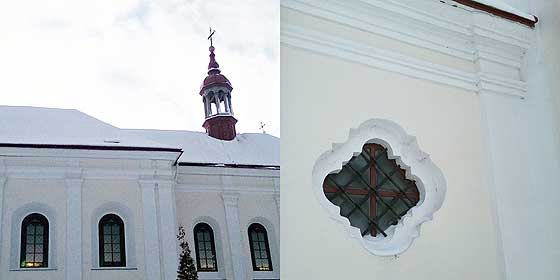 Бічний фасад костелу; одне з вікон передсінку костелу. Фото Хлян І.