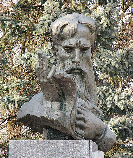 Пам'ятник Івану Вишенвському в Судовій Вишні