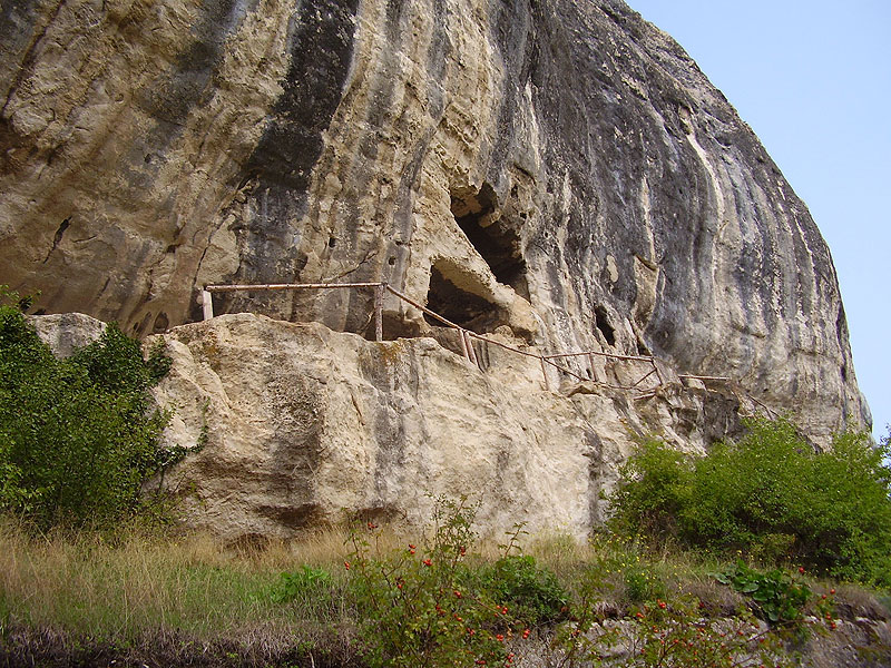 Пещерный монастырь Челтер-коба. 