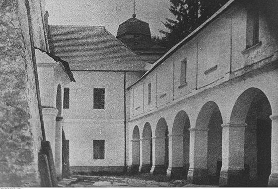 Унівська лавра у 1934 році (фото audiovis.nac.gov.pl)