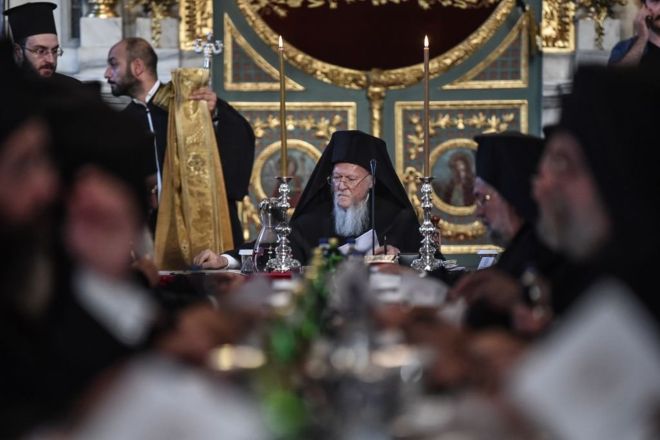  Во Вселенском патриархате верят, что православная церковь сможет найти выход из сложившегося положения 