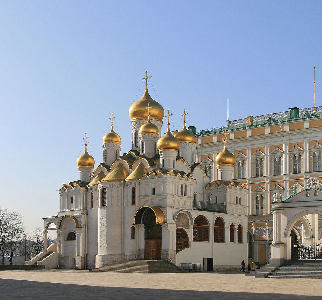 Церква_і_Кремль.jpg
