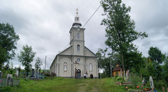 Покровська церква в Ясінях