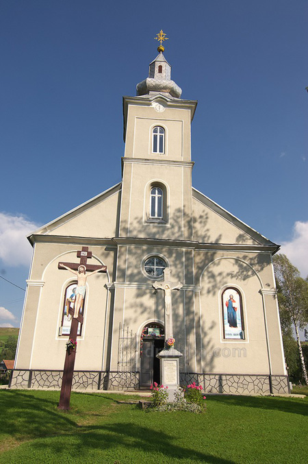 Святопокровська церква в Ясінях
