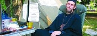 Priest on Hunger Strike Faints in Front of Mariupol City Hall