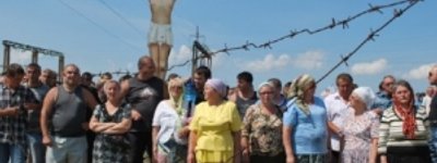 Священники УПЦ разгромили в Крыму палатку Церкви адвентистов седьмого дня