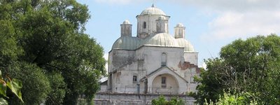 Nuns of St Harlampius convent ask Petro Poroshenko too delimit their monastery from the prison
