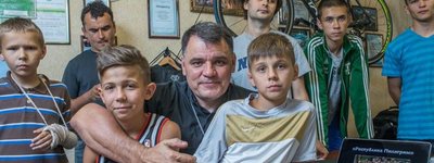 Пастор из Мариуполя стал приемным отцом для 32 беспризорников и несовершеннолетних наркоманов, дав им шанс на нормальную жизнь