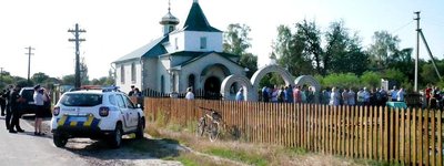 The community decided to leave the Moscow Patriarchate
