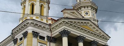 Хмари над Ужгородським собором Воздвиження Чесного Хреста