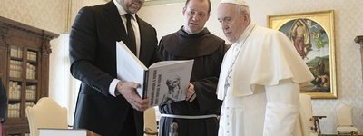 Прем'єр-міністр України Дмитро Шмигаль під час зустрічі у Ватикані з Папою Римським Франциском, 25 березня 2021
