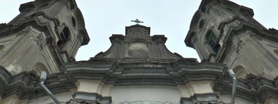 Volunteers restore a 260-year-old church in the Ivano-Frankivsk region