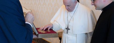 Папа Франциск поблагословив корони для Чернівецької чудотворної ікони Божої Матері