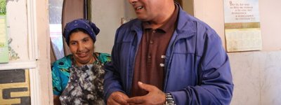 Як багатодітна родина ромського пастора займається благодійністю