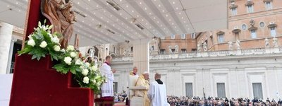 Pope prays for world peace, remembering Ukraine
