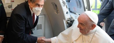 Папа Франциск відлетів до Казахстану