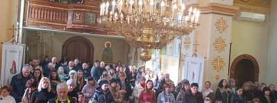У храмі на Львівщині парафіяни шість годин поспіль молились за перемогу і мир