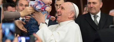 Замість дітей у візочках - песики, - Папа закликав задуматись над сенсом життя