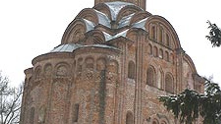 Пятницкая церковь в Чернигове – последнее творение древнерусских архитекторов - фото 1