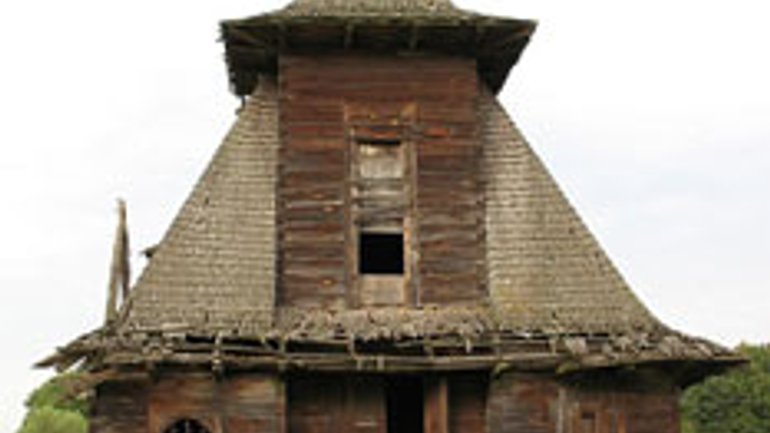 Унікальний дерев'яний костелик в Язлівчику буде відреставровано завдяки спонсорській допомозі - фото 1