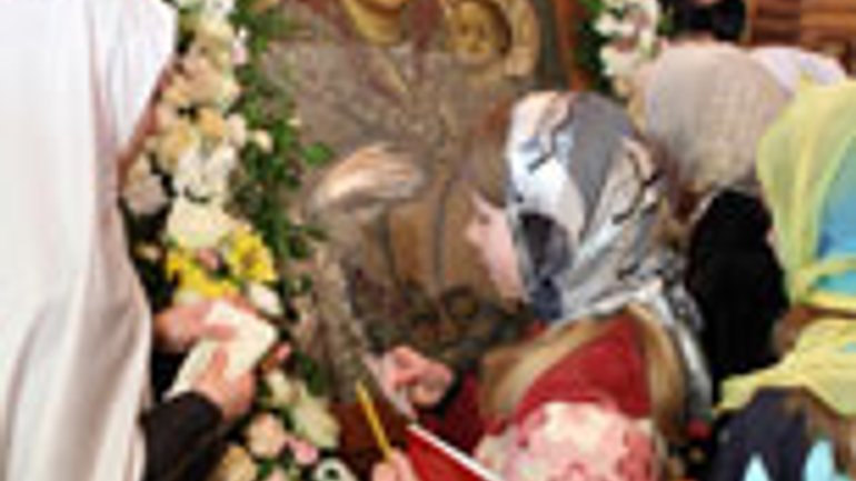 Вифлеемской иконе Божьей Матери молитвенно поклонились около 200 тыс. верующих - фото 1