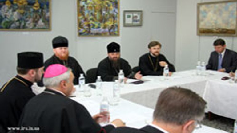 Главы девяти Церквей Украины на основе Священного Писания представили общую позицию, которая разделяет борьбу за легализацию однополых браков и права человека как несовместимые понятия - фото 1