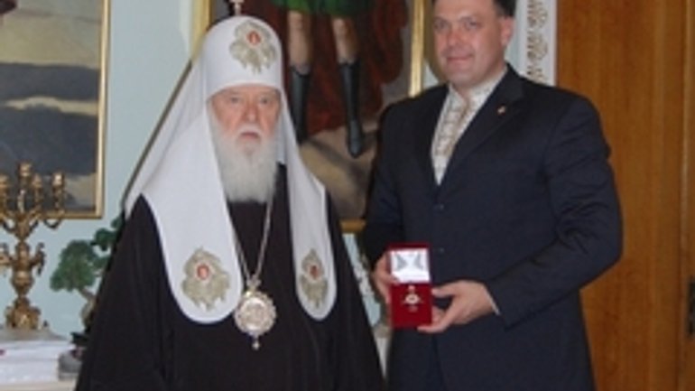 Head of Kyivan Patriarchate Awards Oleh Tiahnybok - фото 1
