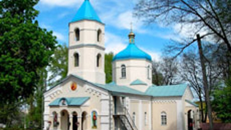 В Днепропетровской епархии УПЦ уверяют, что не хотят выселять детей из интерната, а наоборот – окружить их вниманием и заботой - фото 1