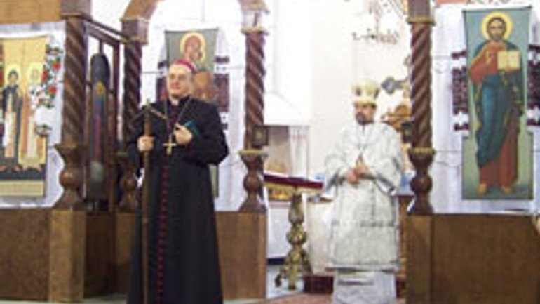 У Харкові архиєреї УАПЦ та РКЦ спільно молились за єдність християн - фото 1