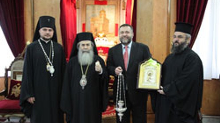 Двенадцать серебряных лампад работы киевских ювелиров подарены ко гробу Божией Матери - фото 1