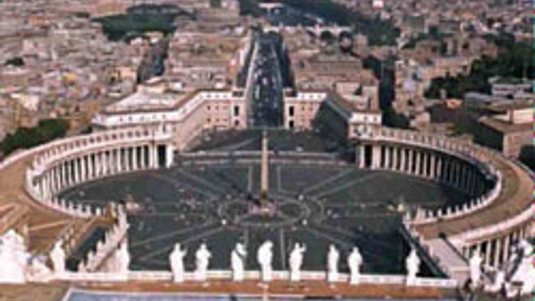 Ватикан ніколи не дозволяв віруючим сповідатися через iPhone - фото 1
