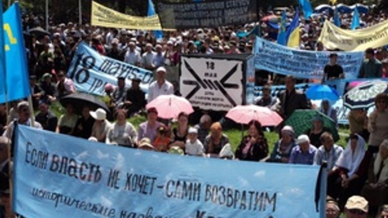 Муфтий мусульман Крыма и руководство Меджлиса приняли участие в многотысячном митинге за национальную автономию Крыму - фото 1