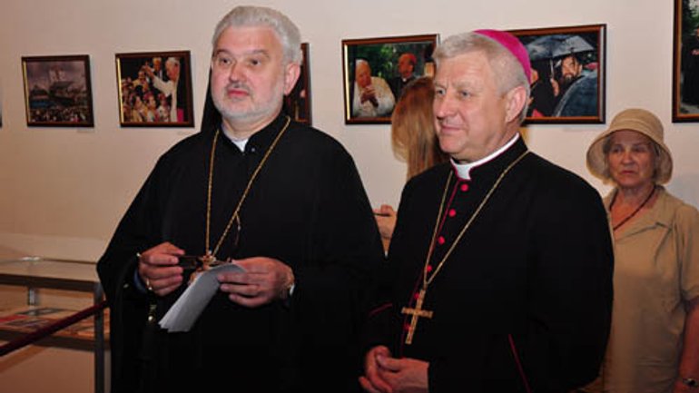 У Києві відкрилась виставка „Папа. Україна, Я” - фото 1