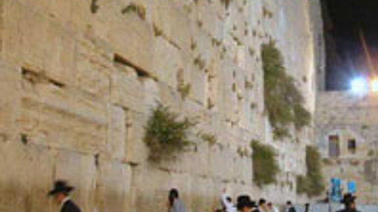 Стіна Плачу "подарувала" мешканцеві Єрусалима чек на 100 тисяч доларів - фото 1