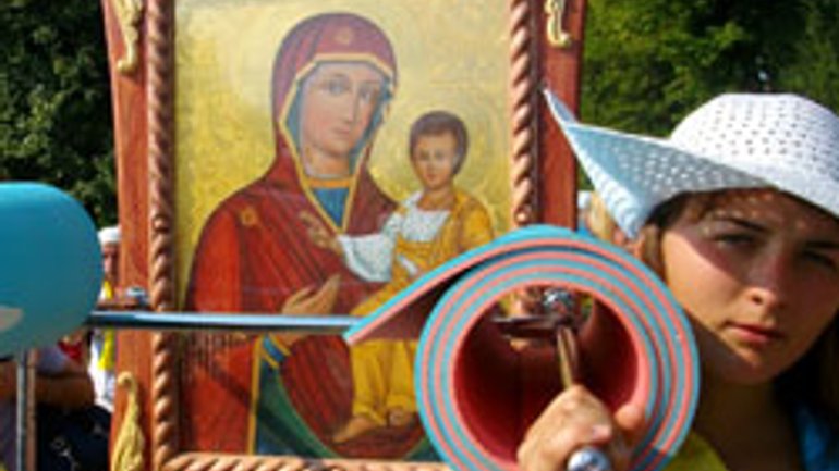 В Украине продолжается десятидневное международное паломничество в Зарваницу - фото 1