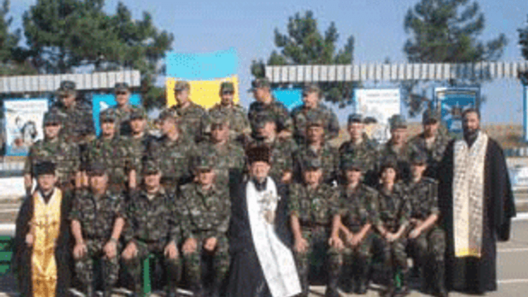 Greek Catholic Chaplains Bless Soldiers Before Training in Crimea - фото 1