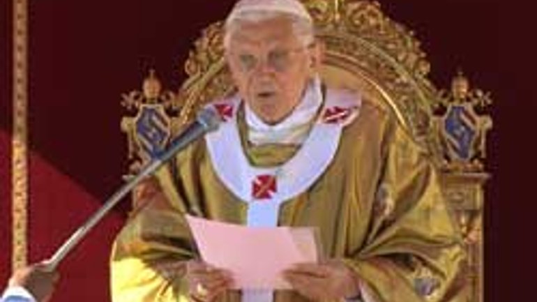 Папа Бенедикт XVI закликав молитися у листопаді за Східні Католицькі Церкви - фото 1
