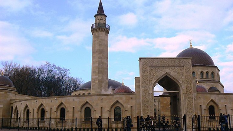 Обновленная столичная мечеть на один день была доступна для журналистов - фото 1