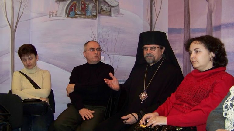 Archbishop Ihor Isichenko Presented New Textbook on Ukrainian Literature - фото 1