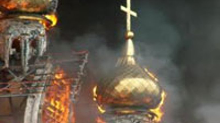 Во время пожара церкви на Львовщине погиб человек - фото 1